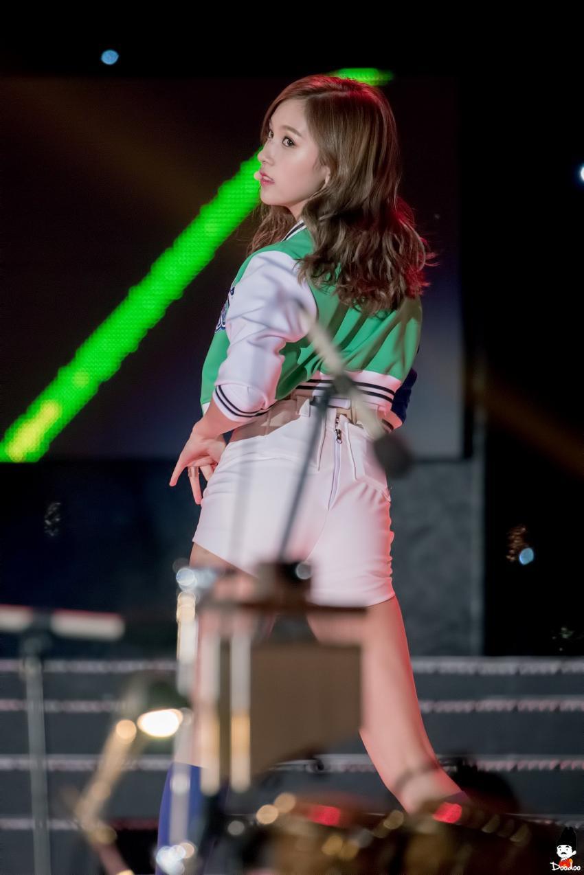 TWICE 미나 160924 열린음악회 쳘업 + 멘트 + 우아하게&퇴장 | 인스티즈