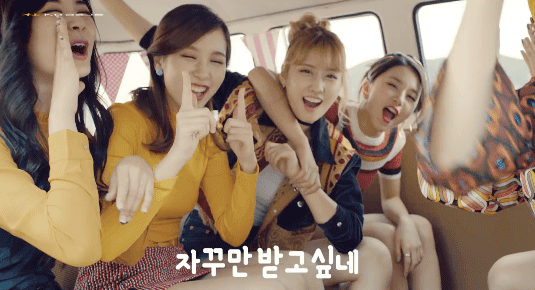 복고풍 컨셉 뮤비찍은 트와이스 (국민카드 CF) | 인스티즈