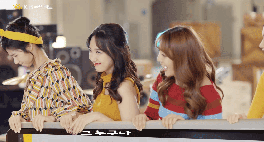 복고풍 컨셉 뮤비찍은 트와이스 (국민카드 CF) | 인스티즈