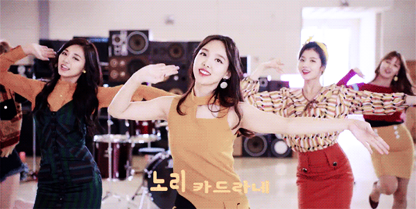 복고풍 컨셉 뮤비찍은 트와이스 (국민카드 CF) | 인스티즈