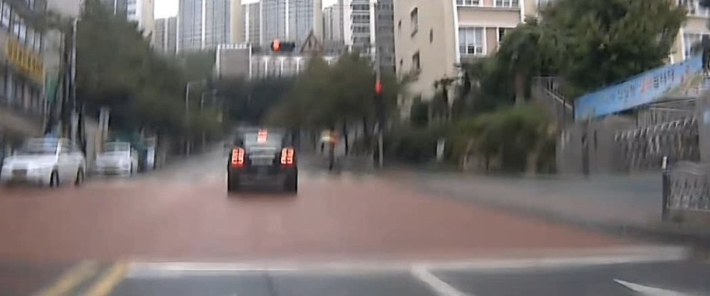 어린이 보호구역에서 흔하게 볼 수 있는 장면 | 인스티즈