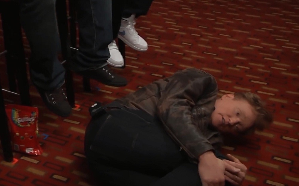 모탈 컴뱃X 하는 코난 오브라이언과 게스트분들 (잔인 주의) | 인스티즈