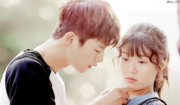 [쇼핑왕루이] 설레는 버스정류장신.swf (남지현, 훅 들어온 서인국에 '두근') | 인스티즈