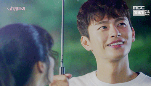 [쇼핑왕루이] 서인국, 울먹이는 남지현에 위로의 포옹.swf (가슴떨리는 고백? 설렘설렘 심장폭행주의) | 인스티즈