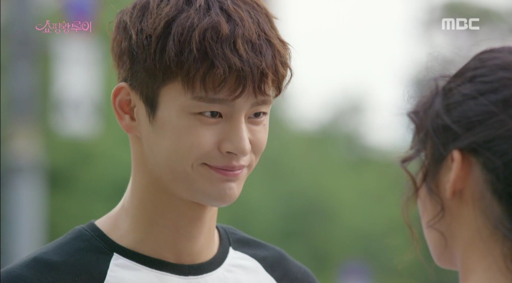 [쇼핑왕루이] 설레는 버스정류장신.swf (남지현, 훅 들어온 서인국에 '두근') | 인스티즈