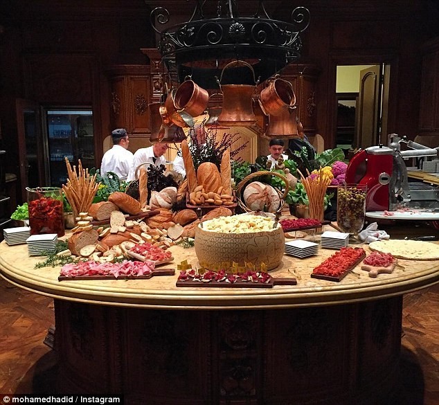  지지&벨라네 억만장자 아빠, 모하메드 하디드 대저택 화보.jpg | 인스티즈