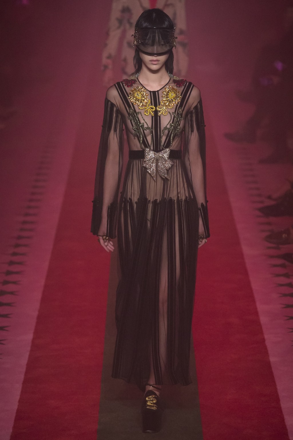 [구찌] 좀 더 과감해진 Gucci 2017 S/S 컬렉션 | 인스티즈