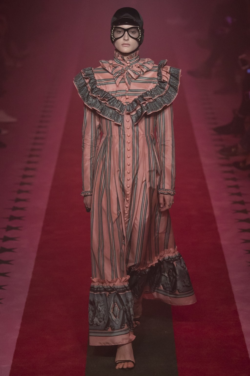 [구찌] 좀 더 과감해진 Gucci 2017 S/S 컬렉션 | 인스티즈