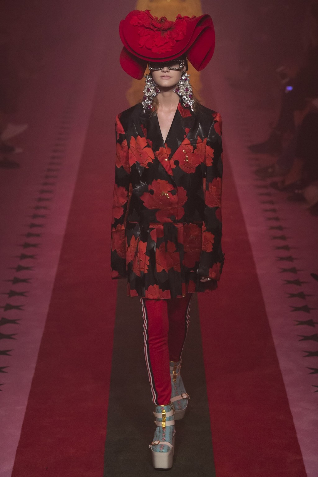 [구찌] 좀 더 과감해진 Gucci 2017 S/S 컬렉션 | 인스티즈