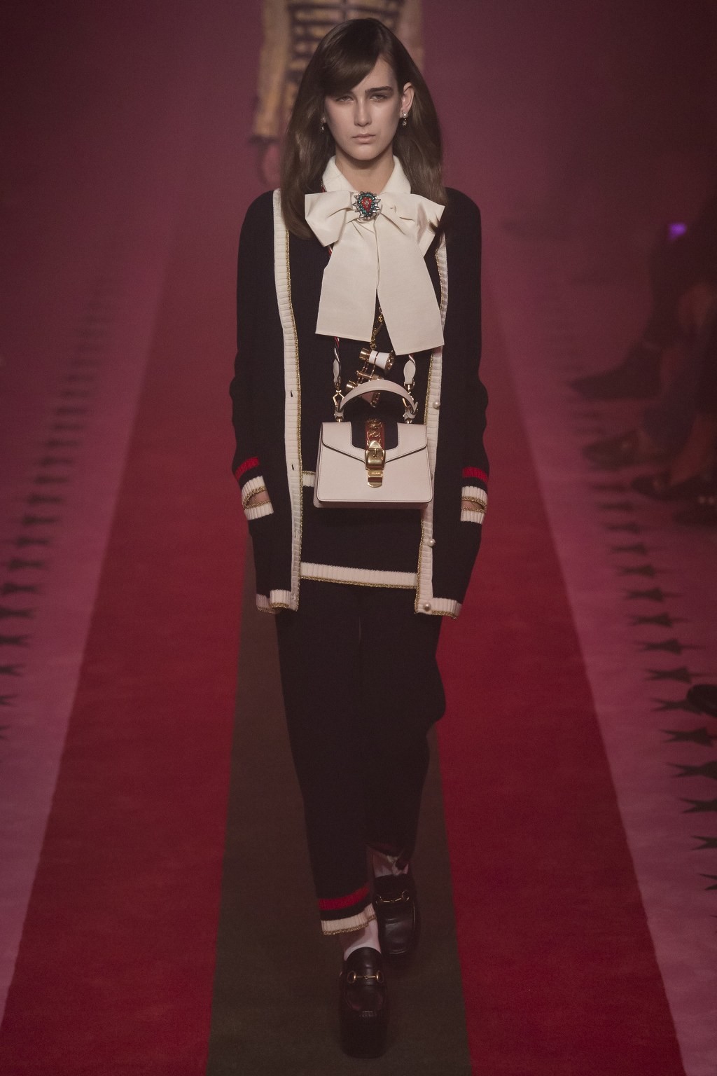 [구찌] 좀 더 과감해진 Gucci 2017 S/S 컬렉션 | 인스티즈