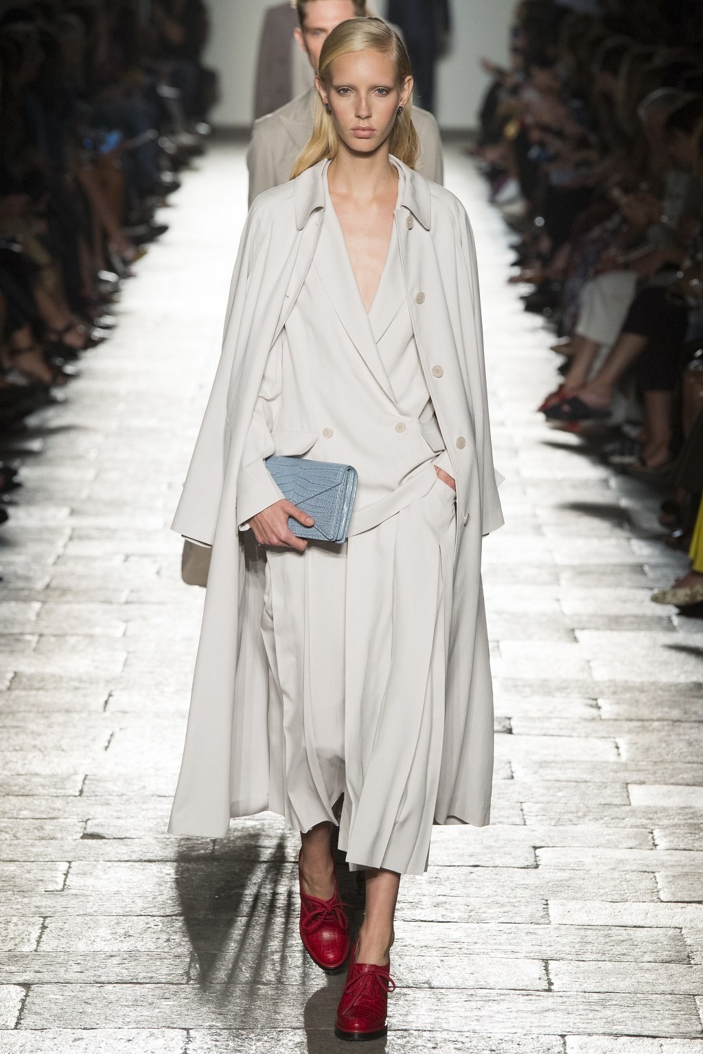 [보테가베네타] 50주년 기념 레전드, 탑 모델 대거 등장한 Bottega Veneta S/S 2017 컬렉션 | 인스티즈