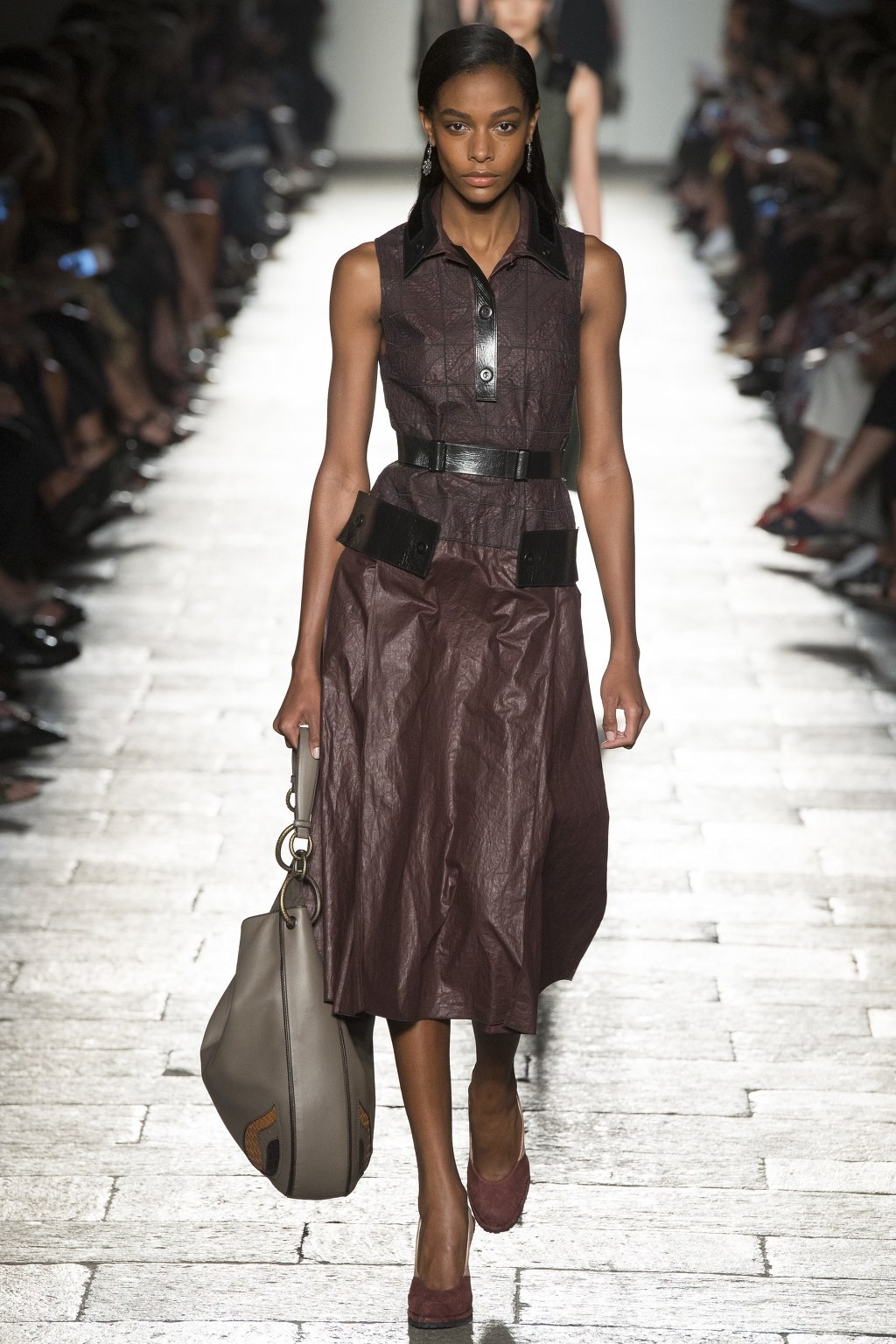 [보테가베네타] 50주년 기념 레전드, 탑 모델 대거 등장한 Bottega Veneta S/S 2017 컬렉션 | 인스티즈