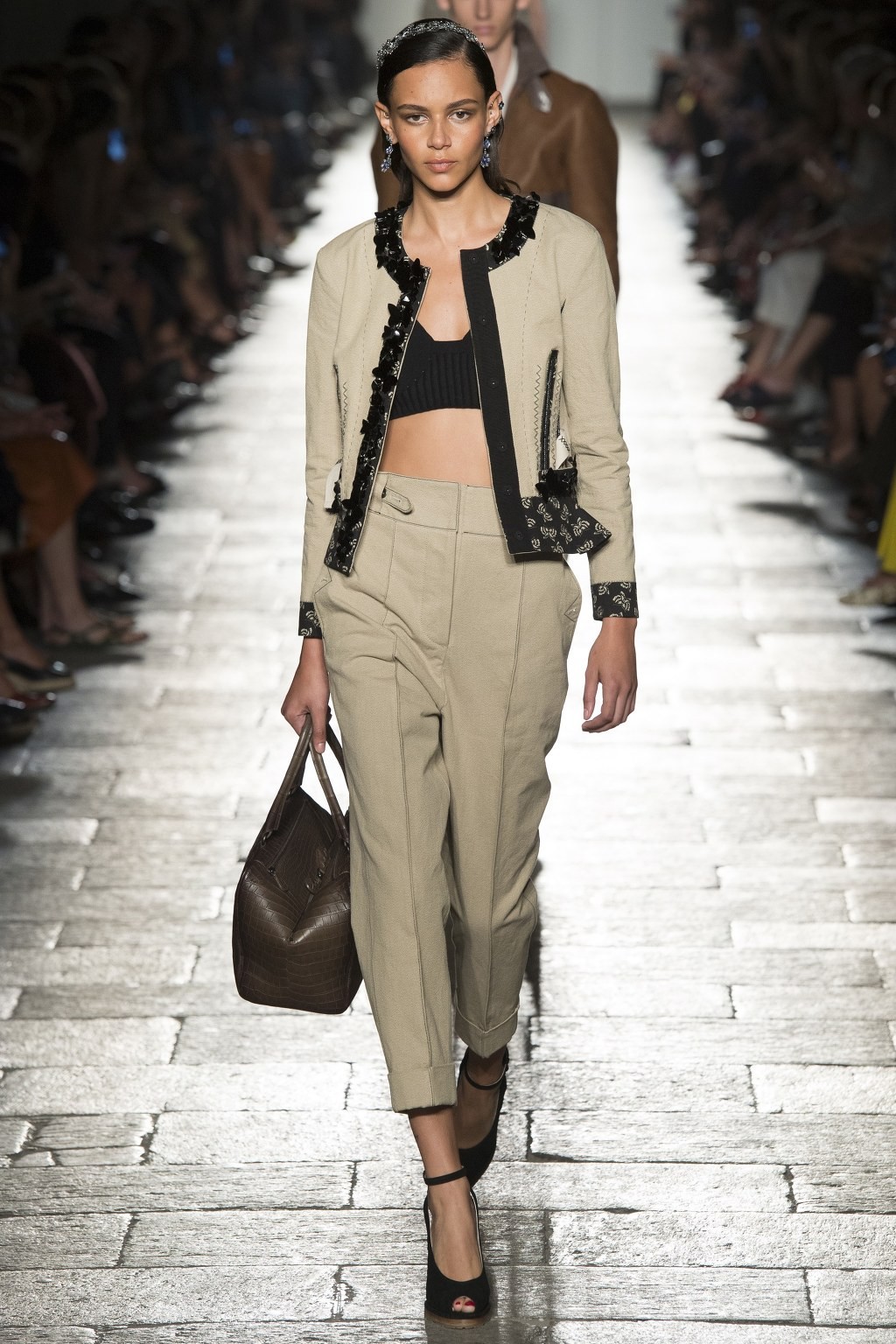 [보테가베네타] 50주년 기념 레전드, 탑 모델 대거 등장한 Bottega Veneta S/S 2017 컬렉션 | 인스티즈