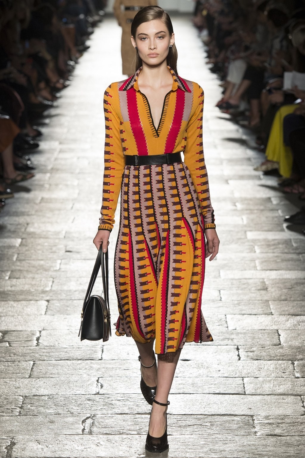 [보테가베네타] 50주년 기념 레전드, 탑 모델 대거 등장한 Bottega Veneta S/S 2017 컬렉션 | 인스티즈