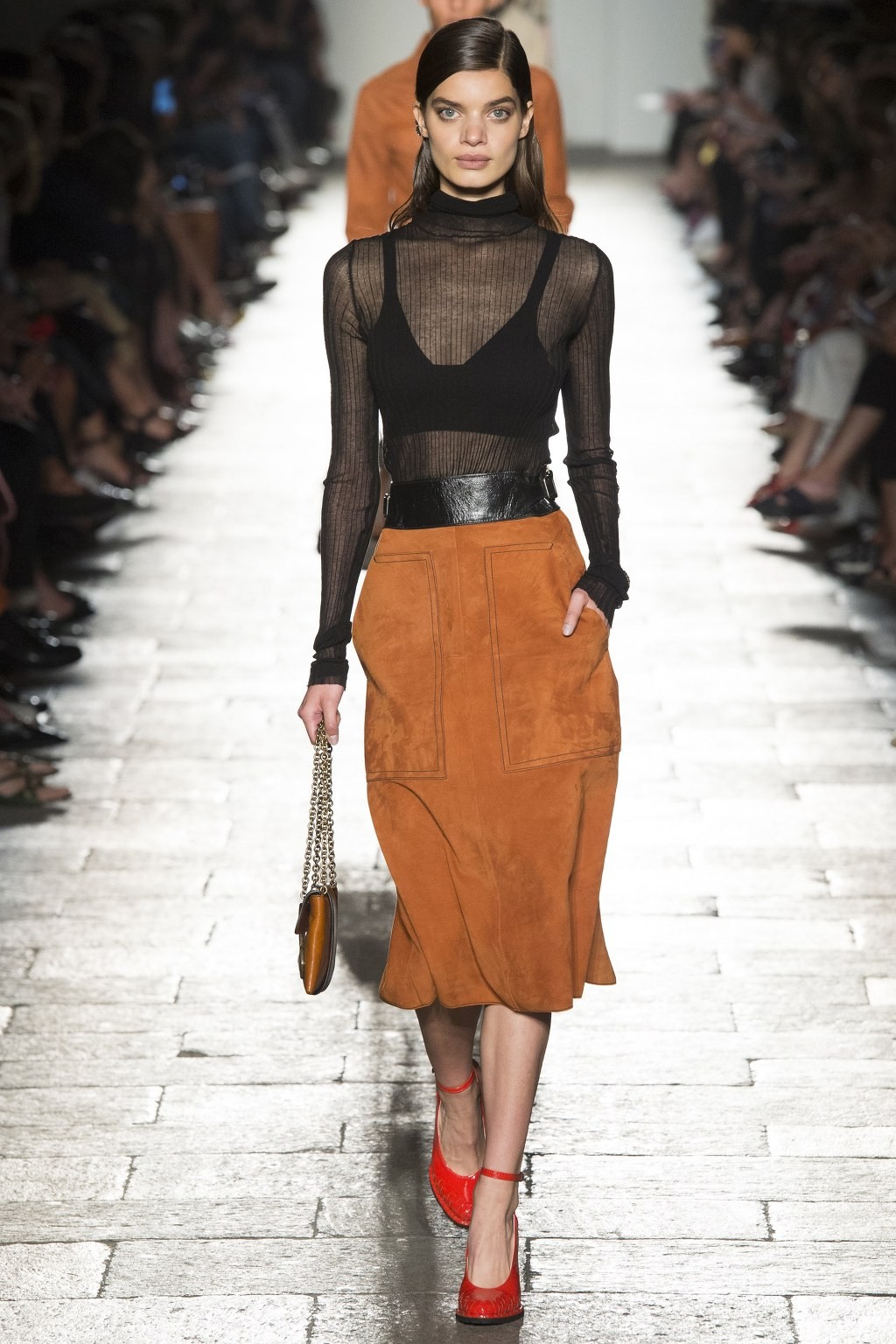 [보테가베네타] 50주년 기념 레전드, 탑 모델 대거 등장한 Bottega Veneta S/S 2017 컬렉션 | 인스티즈