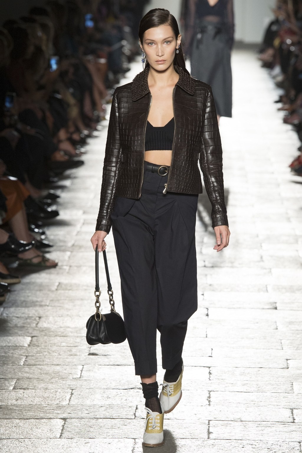 [보테가베네타] 50주년 기념 레전드, 탑 모델 대거 등장한 Bottega Veneta S/S 2017 컬렉션 | 인스티즈