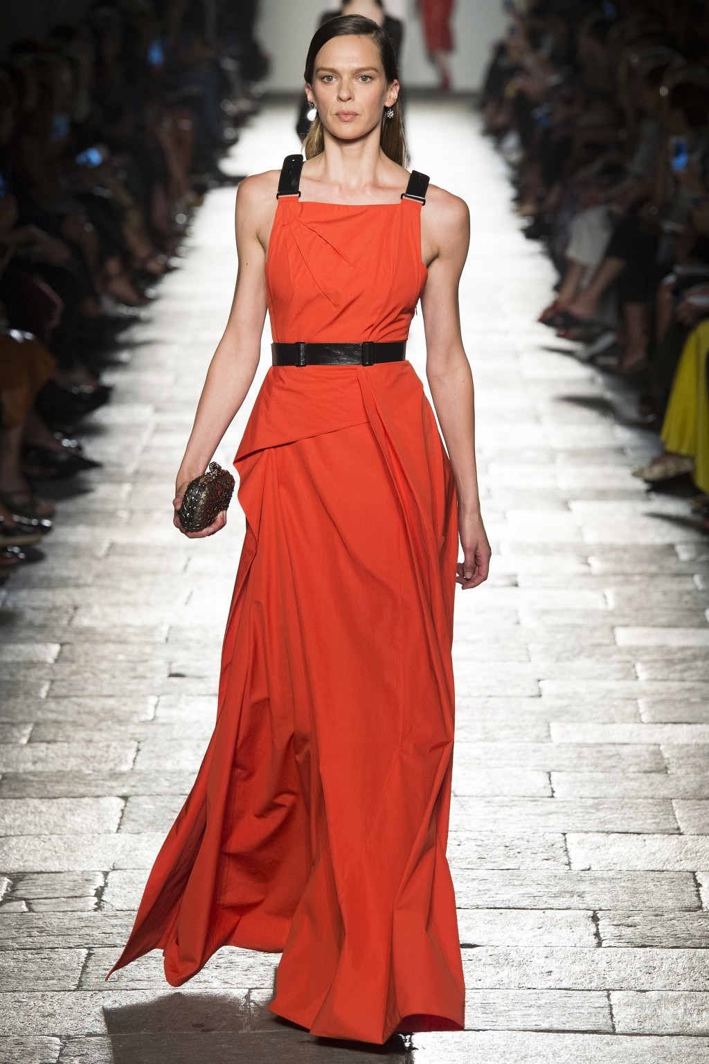 [보테가베네타] 50주년 기념 레전드, 탑 모델 대거 등장한 Bottega Veneta S/S 2017 컬렉션 | 인스티즈