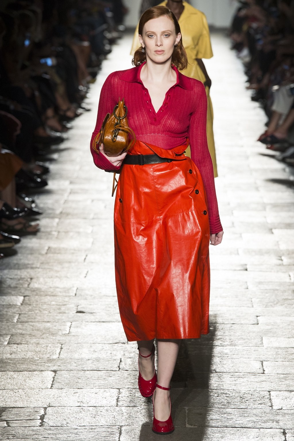 [보테가베네타] 50주년 기념 레전드, 탑 모델 대거 등장한 Bottega Veneta S/S 2017 컬렉션 | 인스티즈