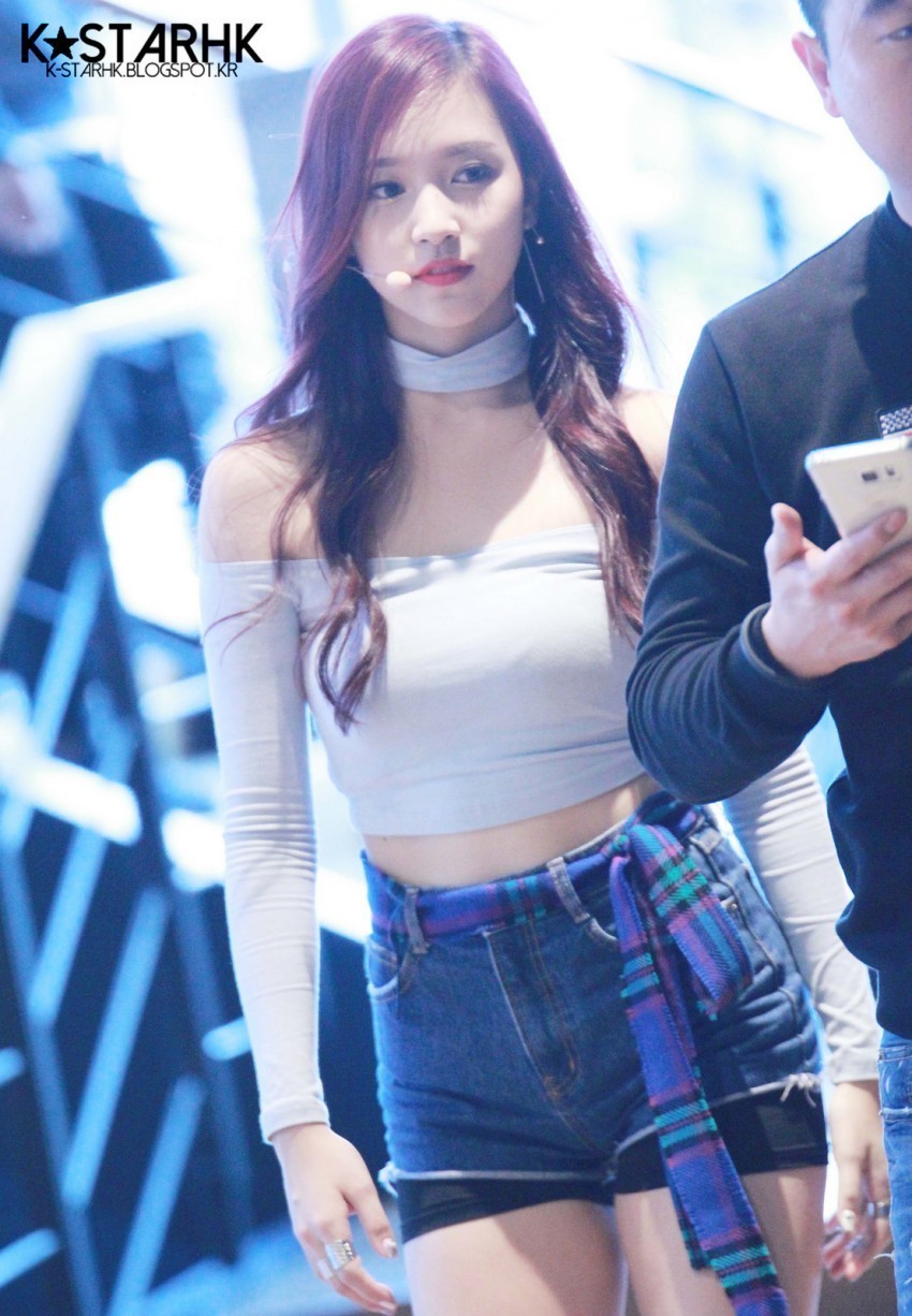 발레 11년 배운 트와이스 미나가 알려주는 리모콘 잡을때 꿀팁 | 인스티즈