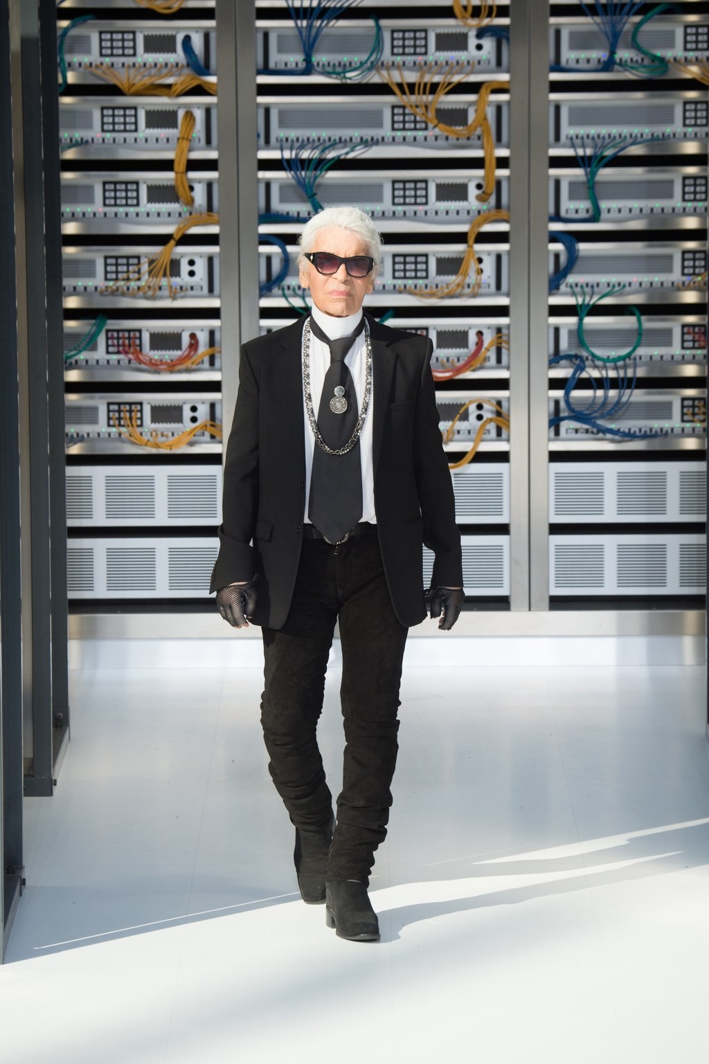 [샤넬] 샤넬 Data Center에서 열린 Chanel 2017 S/S 컬렉션 | 인스티즈