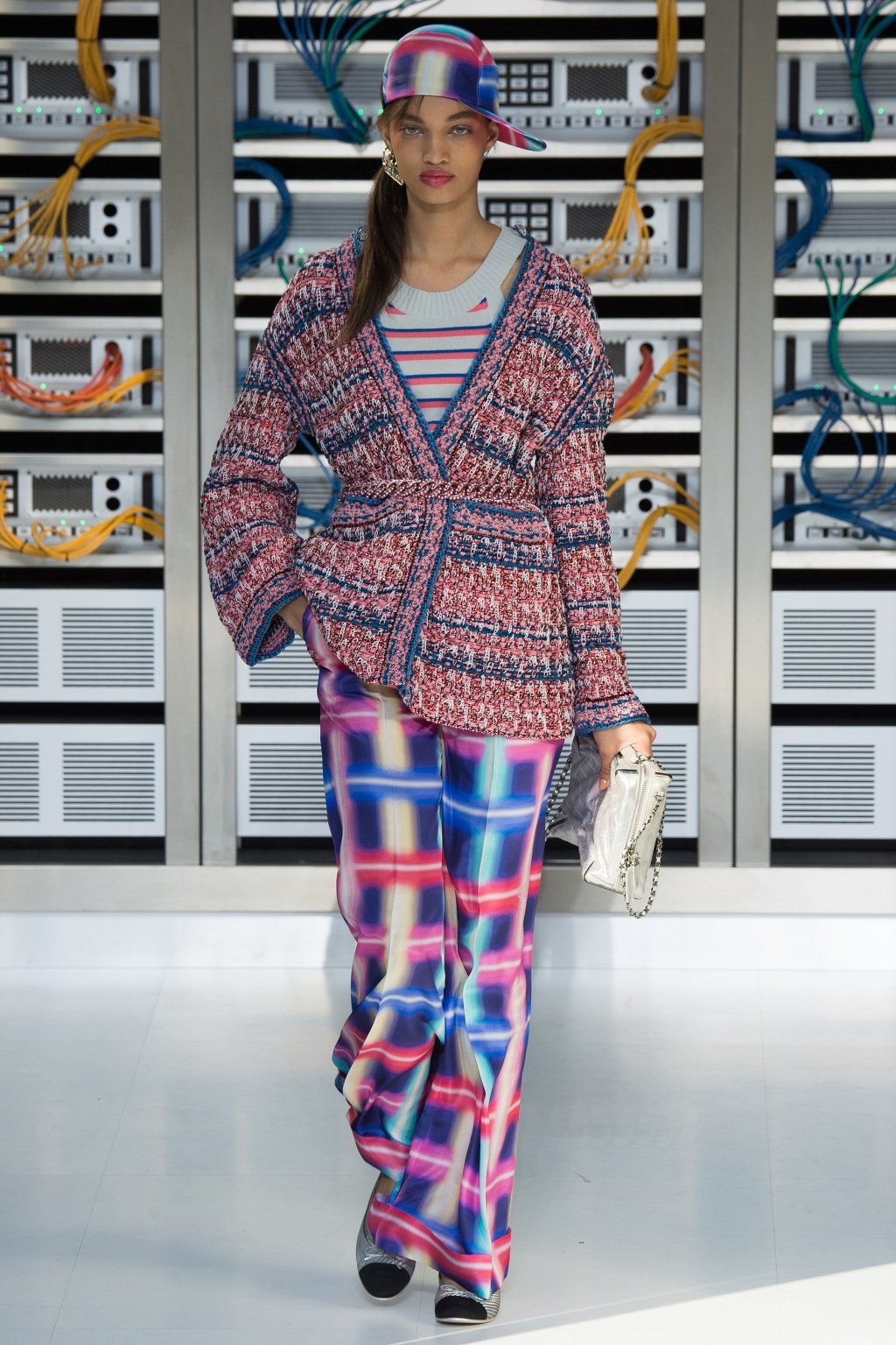 [샤넬] 샤넬 Data Center에서 열린 Chanel 2017 S/S 컬렉션 | 인스티즈