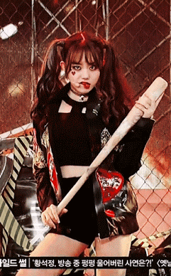 할리퀸 컨셉으로 무대한 아이오아이 소혜.gif | 인스티즈