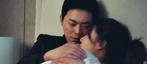 [질투의화신] 이화신 침대 파고들었다가 쫓겨나기까지.gif | 인스티즈