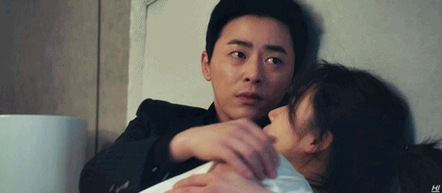 [질투의화신] 이화신 침대 파고들었다가 쫓겨나기까지.gif | 인스티즈