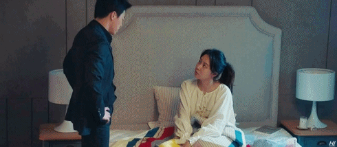 [질투의화신] 이화신 침대 파고들었다가 쫓겨나기까지.gif | 인스티즈