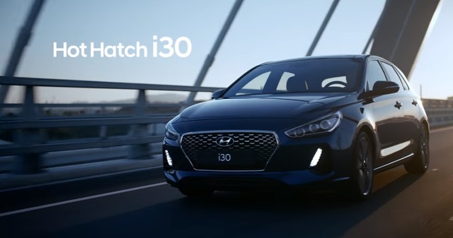 여성에 대한 관점이 완전히 상반되어 보이는 두 개의 자동차 광고 | 인스티즈