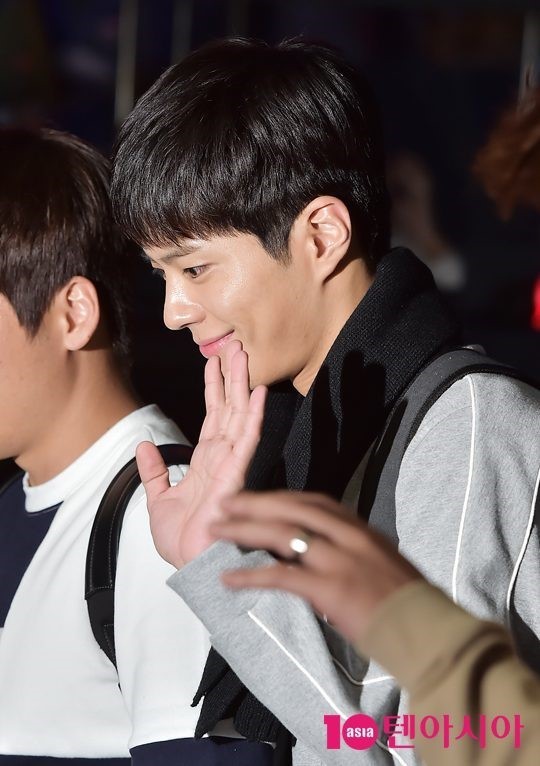 박보검 포상휴가 떠나는 모습 보니? 여전한 꽃미모 “잘 다녀올게요~” | 인스티즈