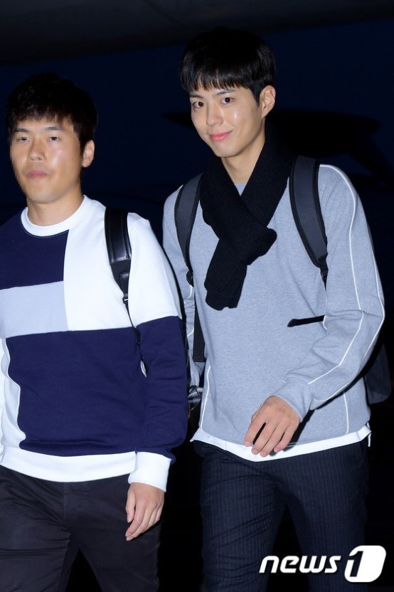 박보검 포상휴가 떠나는 모습 보니? 여전한 꽃미모 “잘 다녀올게요~” | 인스티즈