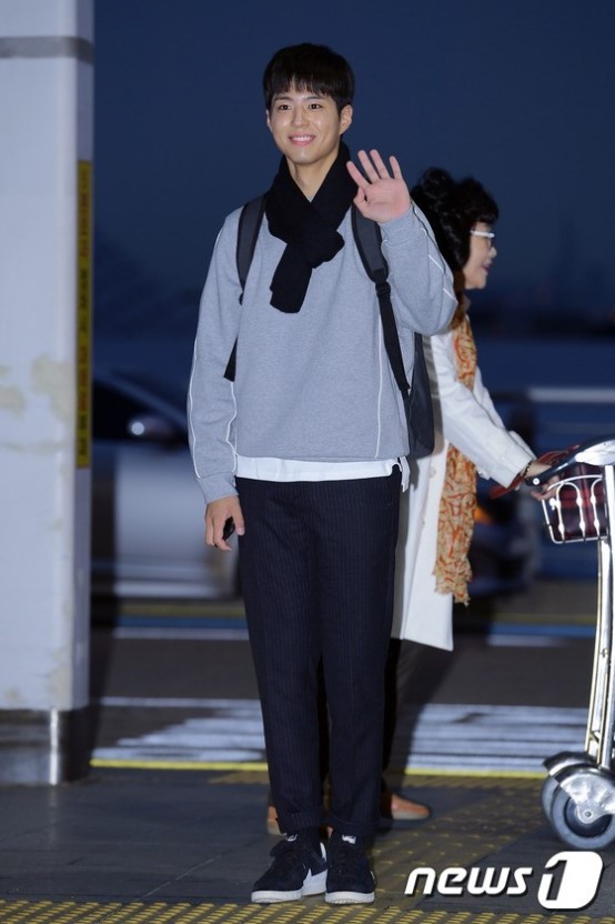 박보검 포상휴가 떠나는 모습 보니? 여전한 꽃미모 “잘 다녀올게요~” | 인스티즈