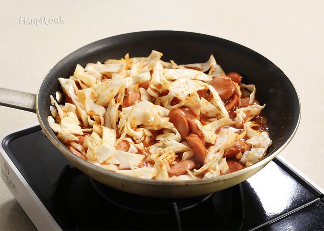 주말에는 간단하게 한그릇 뚝딱~[양배추소시지덮밥] | 인스티즈