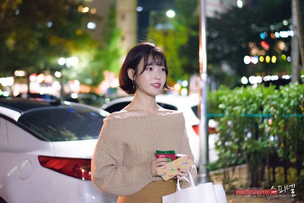 [16.10.25] 열린음악회 아이유 직캠.swf | 인스티즈