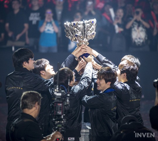 SK텔레콤 T1, 2016 롤드컵 우승…상금 23억원 기사+ 우승 사진 + 우승 동영상 [미국LA] | 인스티즈
