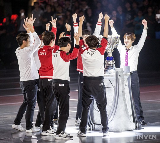 SK텔레콤 T1, 2016 롤드컵 우승…상금 23억원 기사+ 우승 사진 + 우승 동영상 [미국LA] | 인스티즈