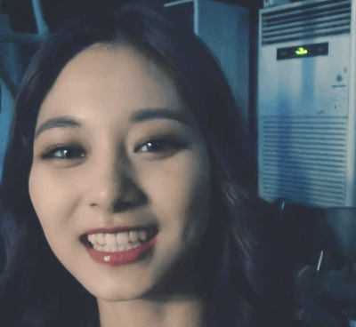 도도한 뱀파이어 쯔위의 이면.gif | 인스티즈