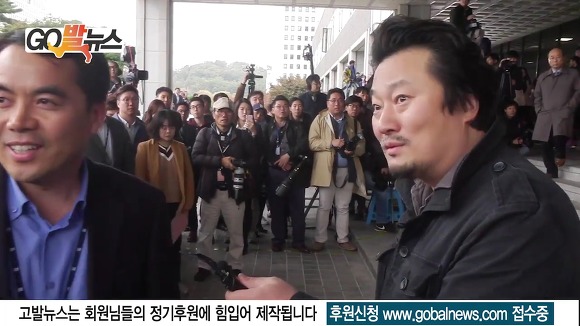 경쟁 쩔었던 최순실 취재열기 속에서, 오늘도 한건한 이상호 기자.jpg | 인스티즈