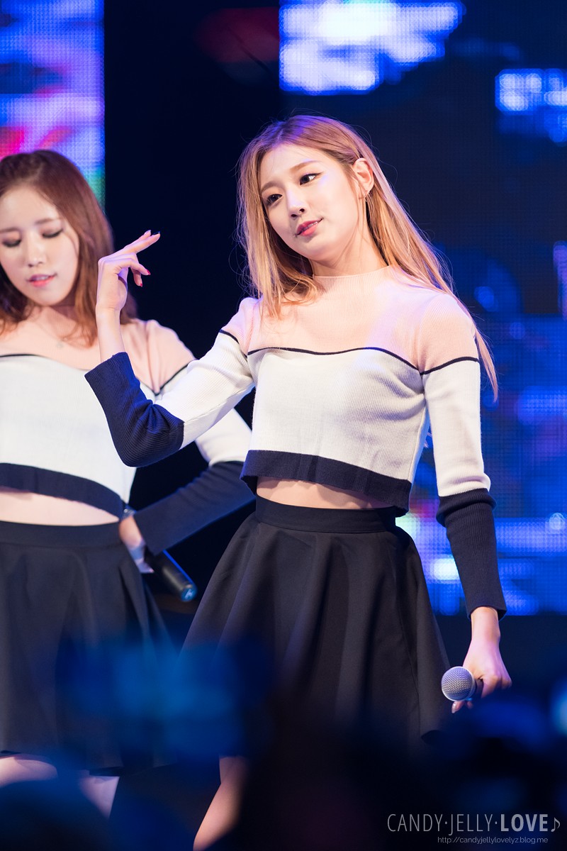 러블리즈 언니들에게 항상 몰이당하는 막내 정예인 | 인스티즈