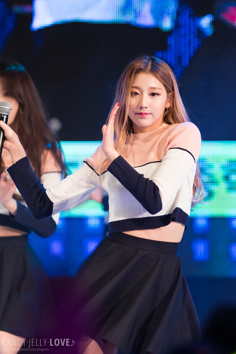 러블리즈 언니들에게 항상 몰이당하는 막내 정예인 | 인스티즈