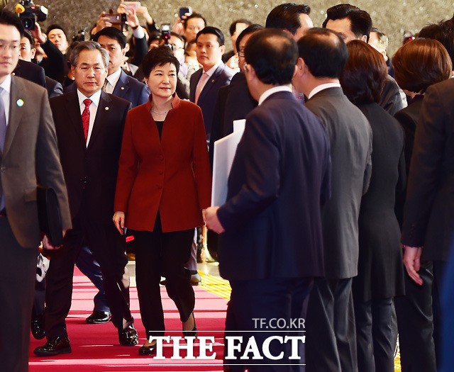 오늘자 국회 년.swf | 인스티즈