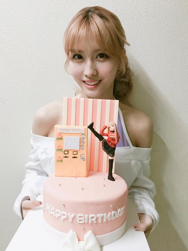 161109 복숭아 모모 생일이라고 JYP팬즈에 올라온 미공개사진들 | 인스티즈