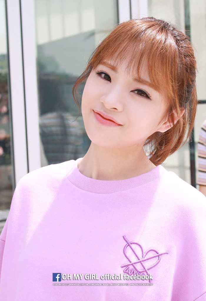 건강 때문에 잠시 쉬고 있는 오마이걸 진이 영상 | 인스티즈