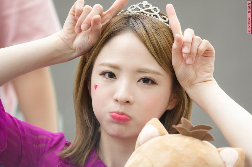 건강 때문에 잠시 쉬고 있는 오마이걸 진이 영상 | 인스티즈