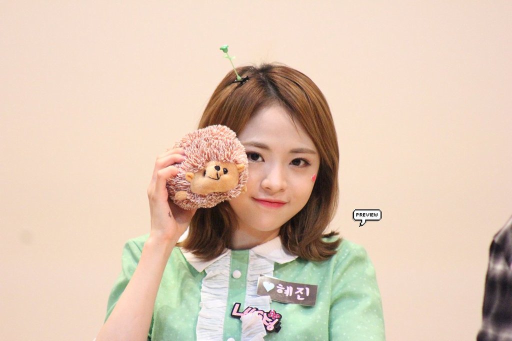 건강 때문에 잠시 쉬고 있는 오마이걸 진이 영상 | 인스티즈