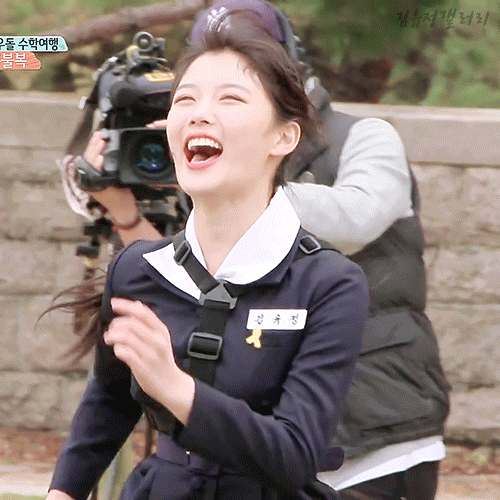 [1박2일] 수건 돌리기하는 유정이 | 인스티즈