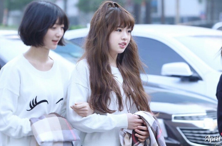 건강 때문에 잠시 쉬고 있는 오마이걸 진이(신혜진).JPG | 인스티즈