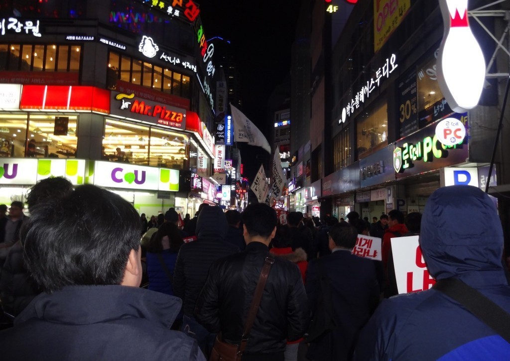 11월 22일, 찬바람 몰아치던 부산 서면의 길거리 풍경 | 인스티즈