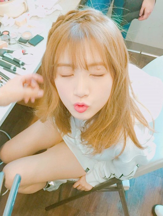 헬로비너스 막내 여름 짜장면 먹방 (잘먹음 주의) | 인스티즈